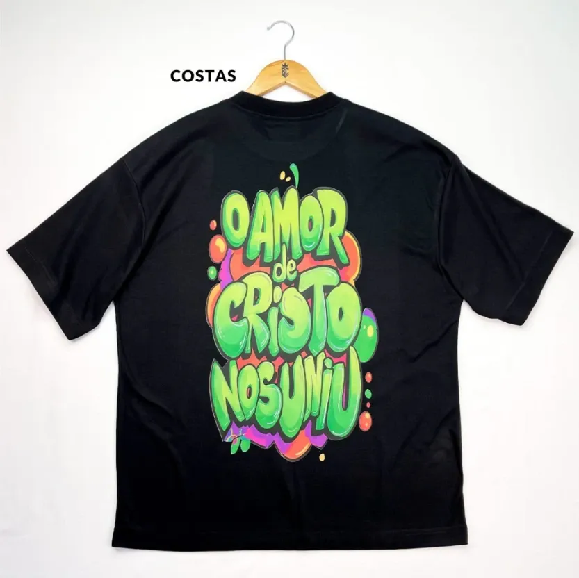 Oversized Preta O Amor de Cristo nos Uniu